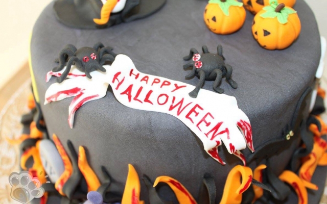 Gateau D Halloween Avec Decors En Pate A Sucre La Pate D Amanda