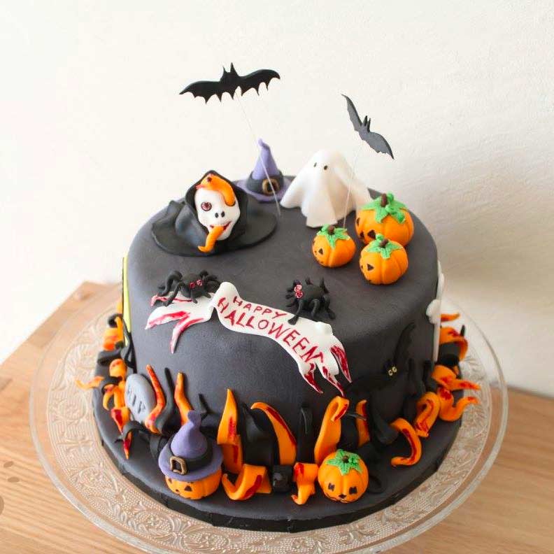 Gâteau d'Halloween avec décors en pâte à sucre - La pâte d'Amanda