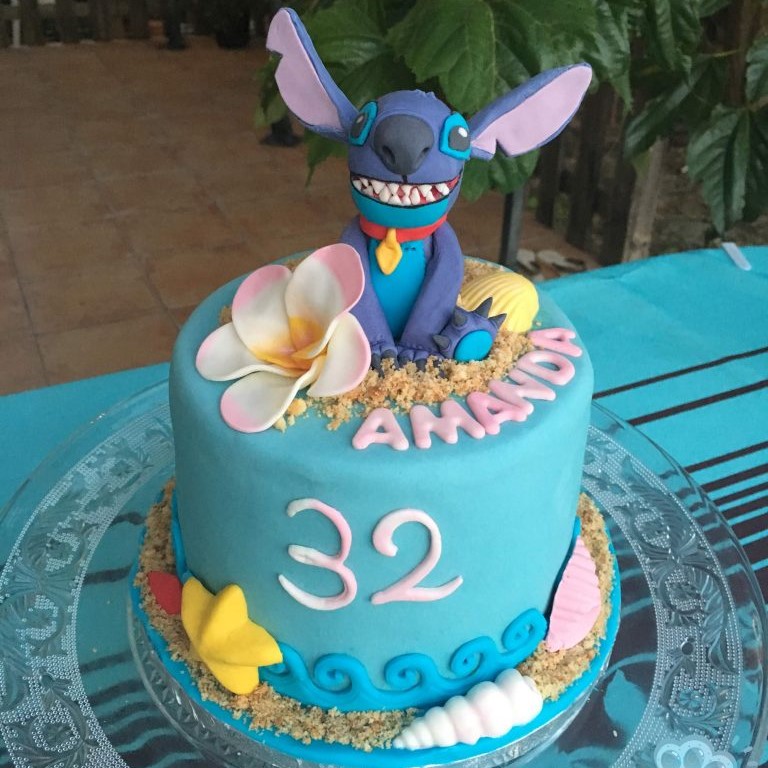 Gateau Stitch Pour Mon Anniversaire La Pate D Amanda