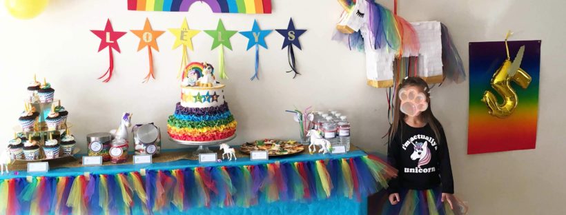 ouvre-lit nuage décoration de gâteau pour garçon pour anniversaire fille Lot de 23 décorations en forme de licorne pour gâteau bannière anniversaire arc-en-ciel motif licorne 
