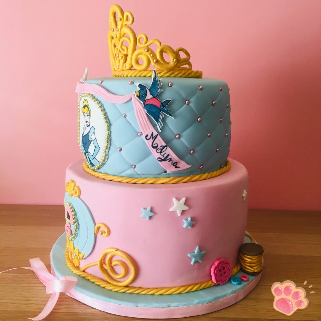 Gâteau d'anniversaire Cendrillon, gâteau princesse Cendrillon en pâte à  sucre - Super Gâteaux