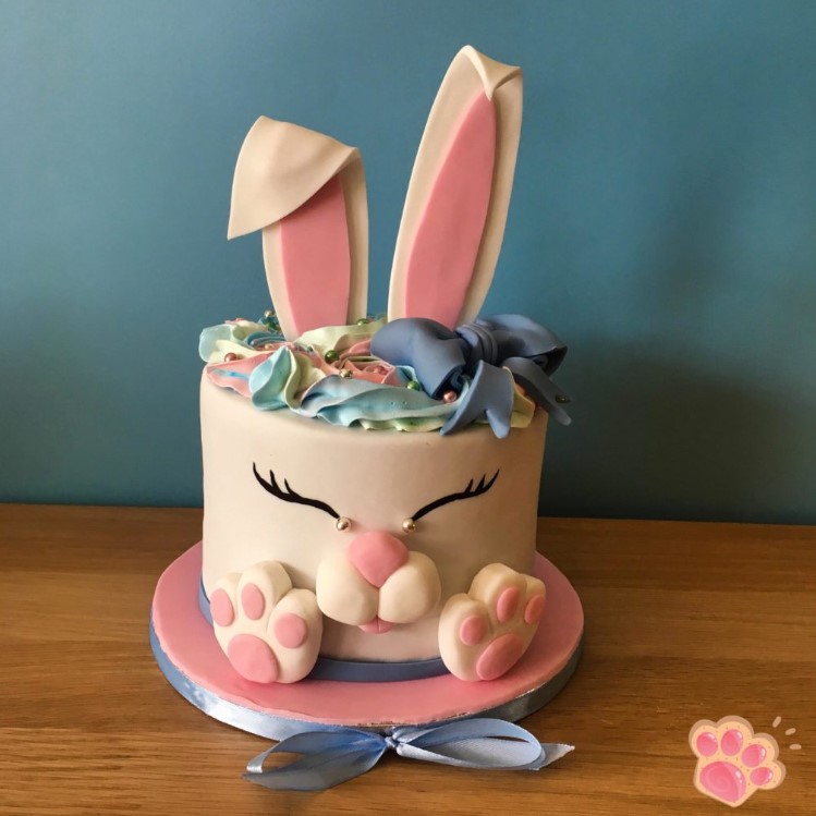 Gâteau de Pâques en forme de tête de lapin - La pâte d'Amanda